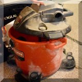T02. Craftsman shop vac. 